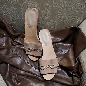Elegant Tan Slide Sandals